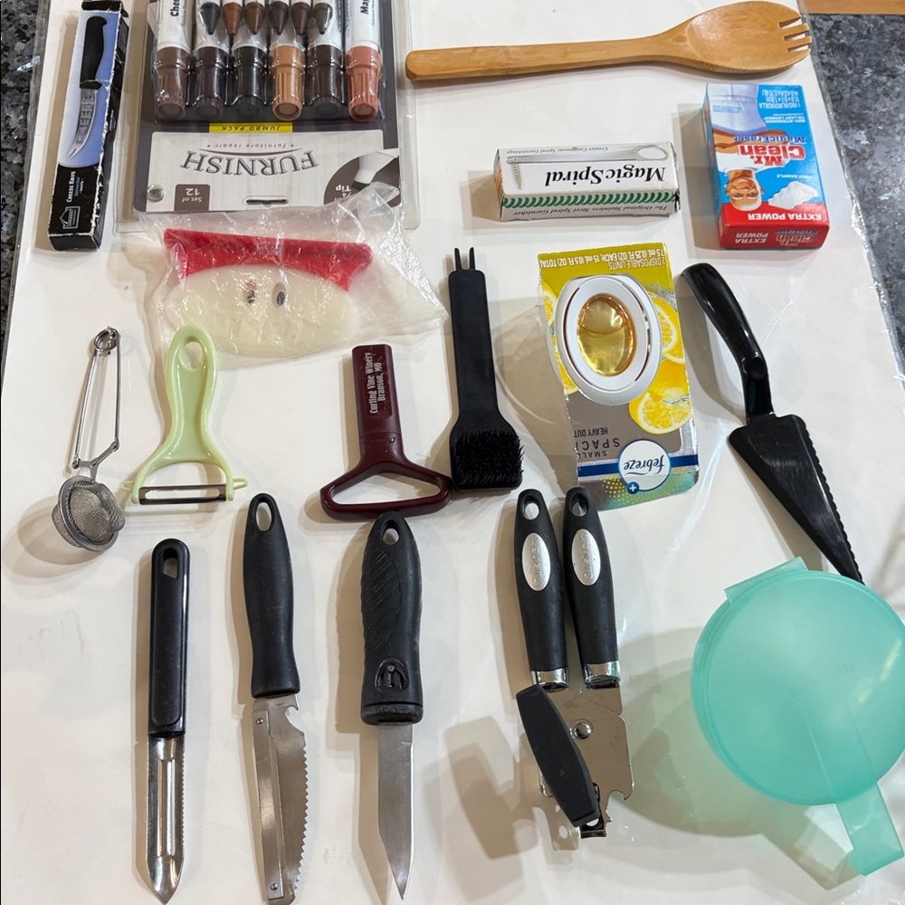 Kitchen gadget’s items for newly first home or apartment items.